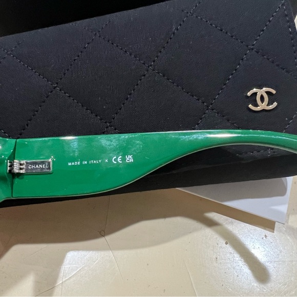 Chanel Shield sunglasses - 6057 w/case - Picture 5 of 12